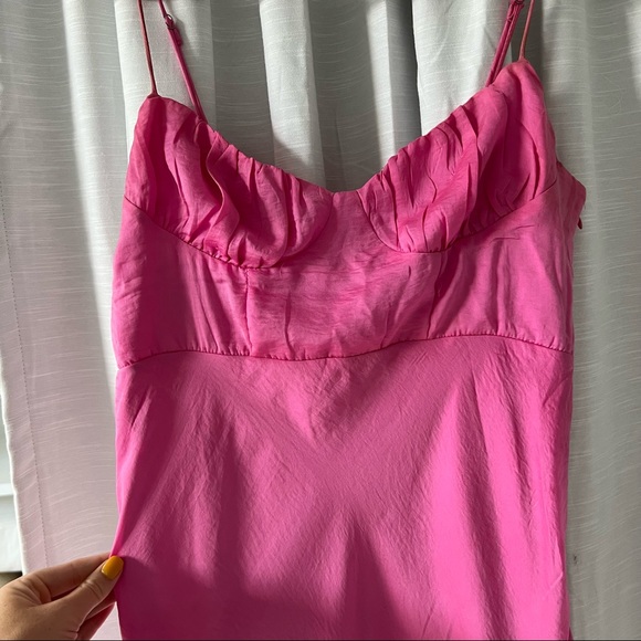 PERFECT DRESS. - Picture 2 of 16